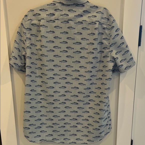 Southern Tide Blue Fish Pattern Performance button down - Picture 4 of 8